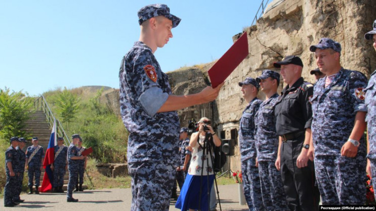 В окупованому Криму 30 "новобранців" зат…