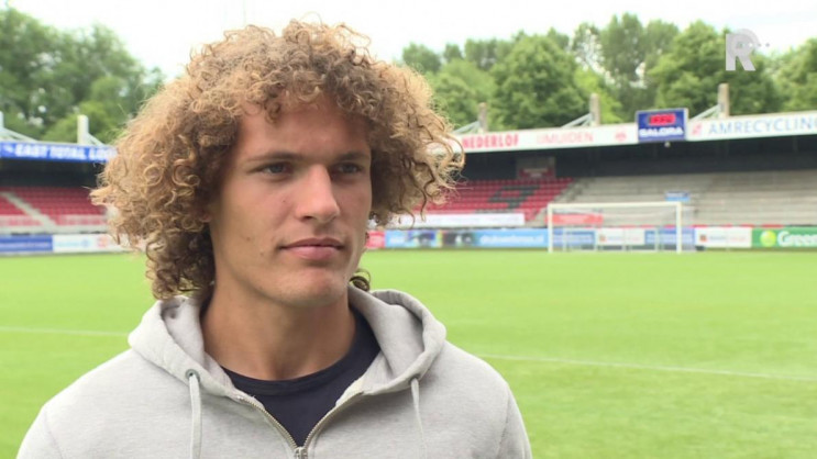 Молодой бельгийский футболист отказался…