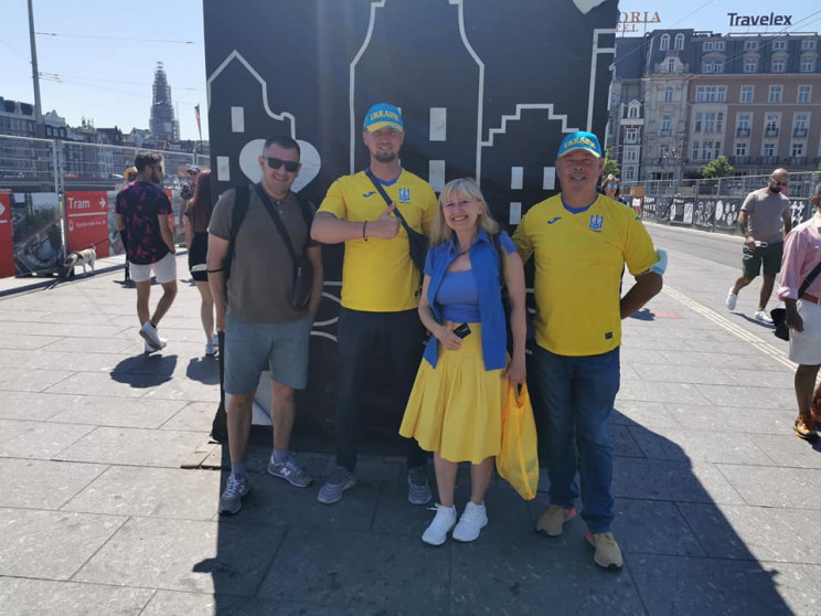 Сине-желтый Амстердам: Как украинские фа…