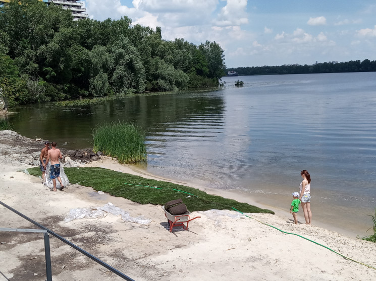 У Дніпрі біля "Парусу" роблять новий пля…