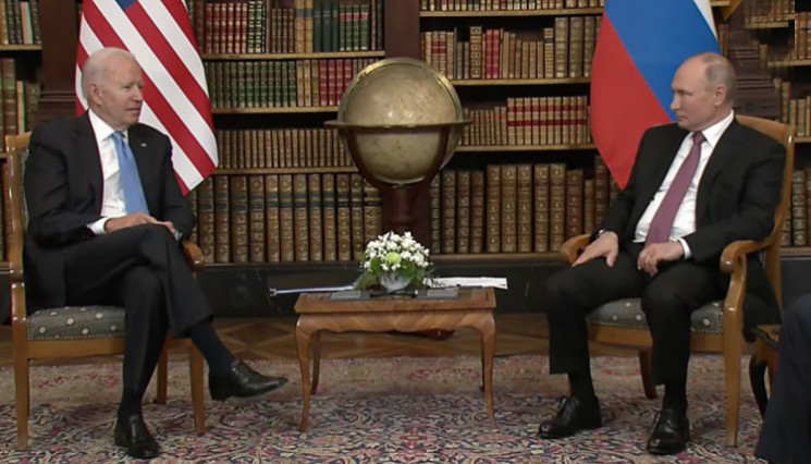 Ритуальная встреча: Как Путин и Байден п…