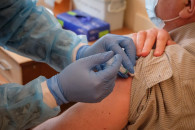 Финляндия будет вакцинировать украинских…