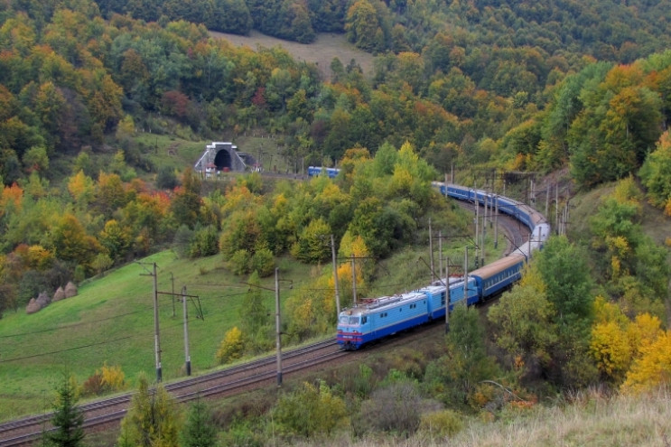 На Закарпатті кілька електропоїздів тимч…