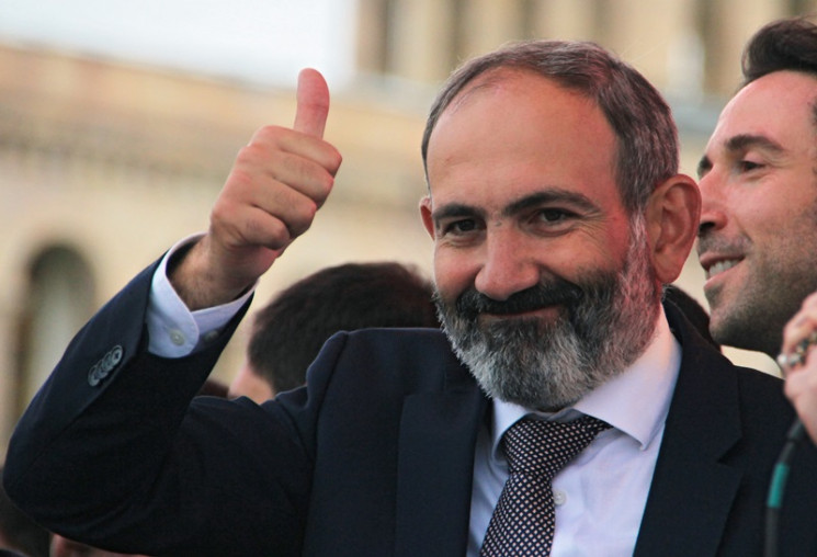 На парламентських виборах у Вірменії зно…