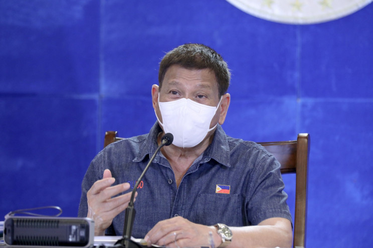 Президент Филиппин грозит тюрьмой за отк…