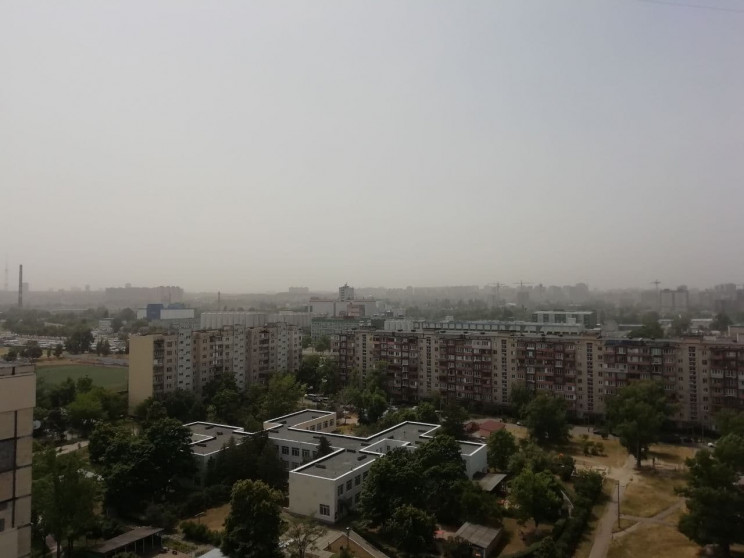 Киев накрыло песчаной бурей: Причина (ФО…