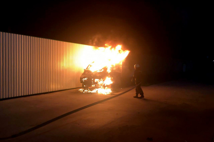 На Дніпропетровщині пожежа знищила ванта…
