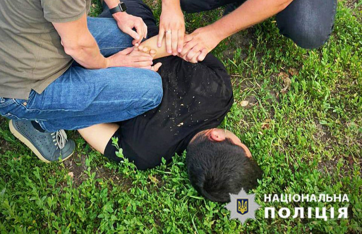 В Харькове 22-летний патрульный попался…