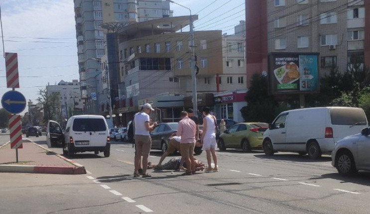 На вулиці Пирогова машина збила пішохода…
