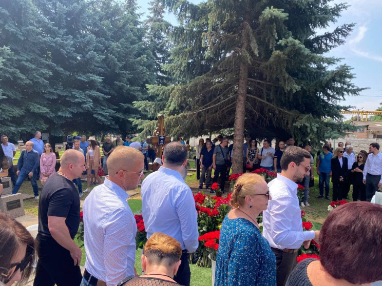 В Харькове в день рождения Кернеса прине…