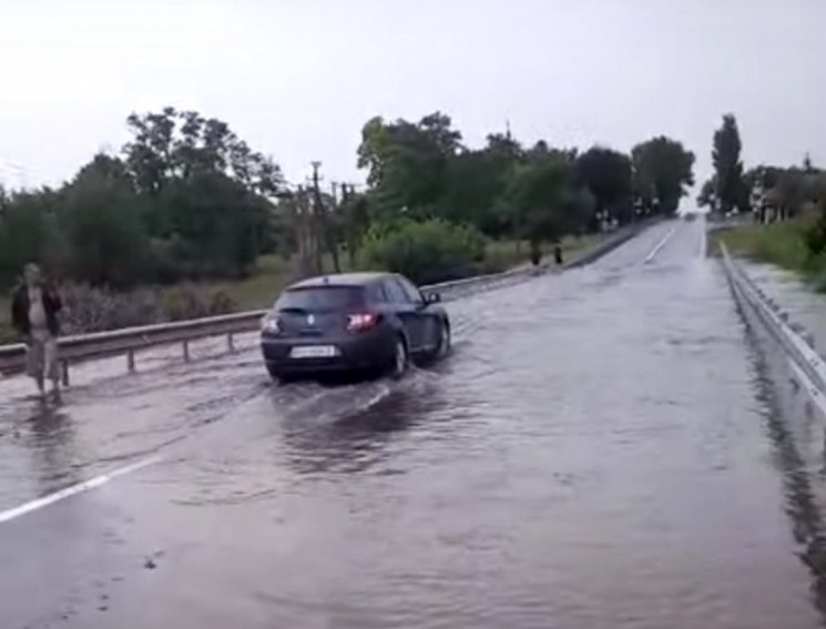 У Запорізькій області потонула автодорог…
