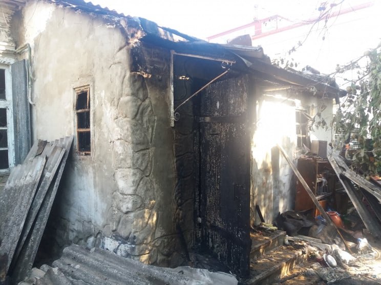 В Полтаве горел одноэтажный дом, есть по…