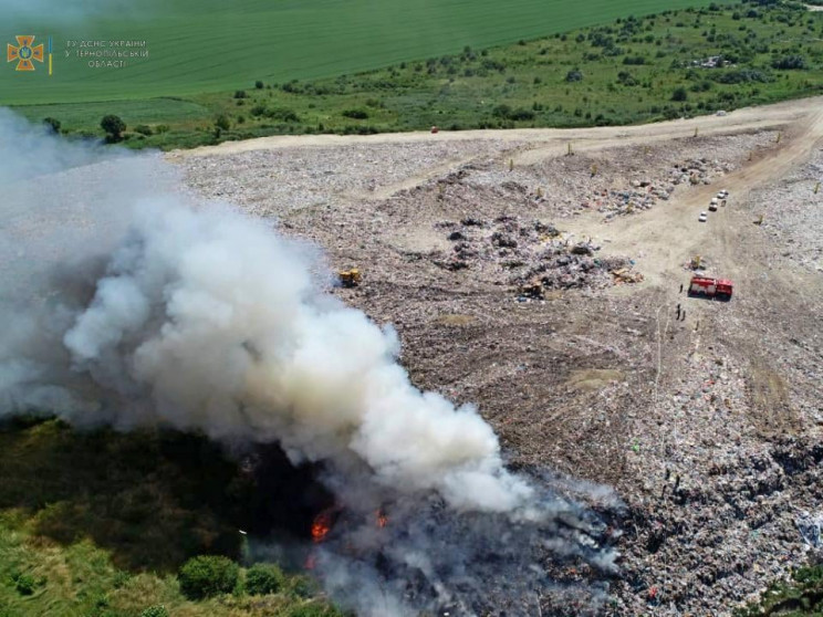 У Тернополі горить сміттєзвалище (ФОТО)…