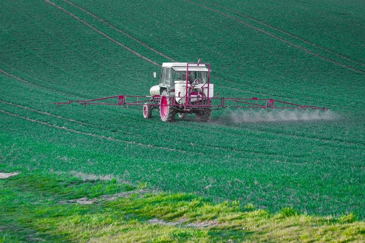 Рада упростила ввоз в Украину пестицидов…