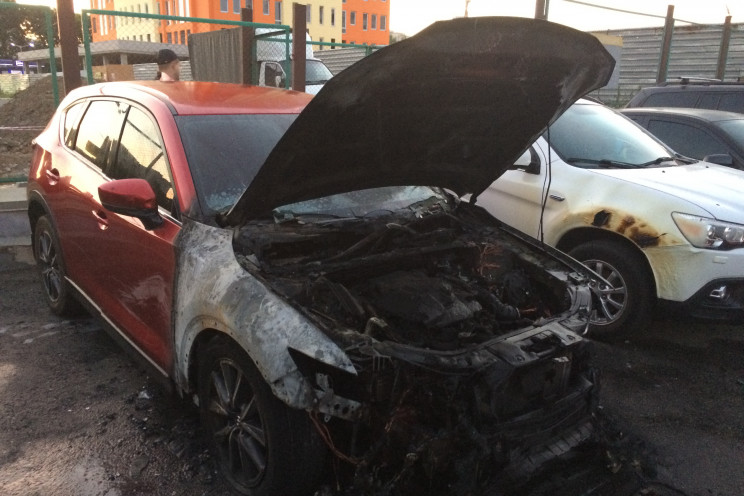 В Харькове на парковке сгорел автомобиль…