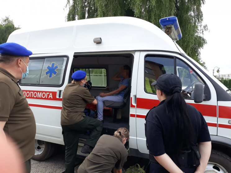 На Львівщині поліцейські врятували під ч…