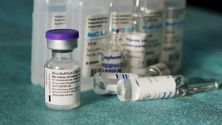 Побічні ефекти Pfizer: Відгуки про вакци…