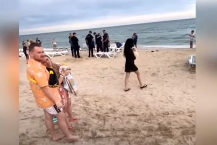 Появилось видео, как на пляже в Кириллов…