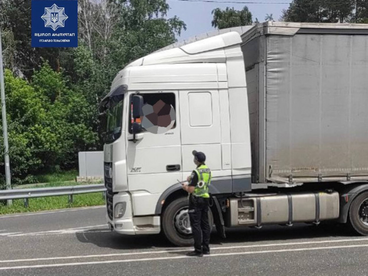 Через спеку Київ закривають для вантажів…