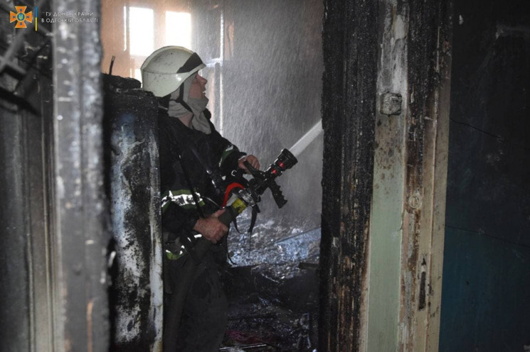В центрі Одеси палав будинок – рятувальн…