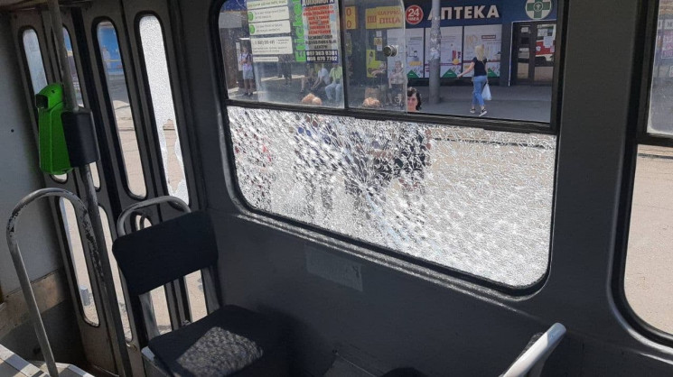 Трамвай в Харькове обстреляли из пневмат…