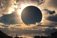Повне сонячне і часткове місячне затемне…