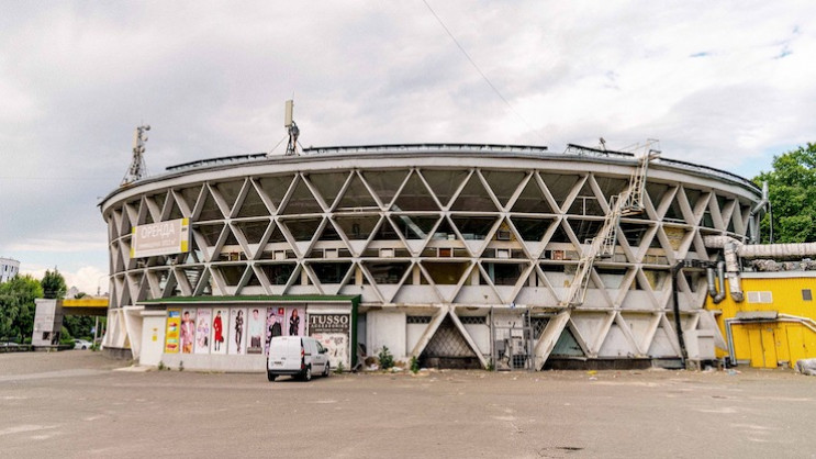 Алкоголь в Крыму, огромные ТРЦ и Коломой…