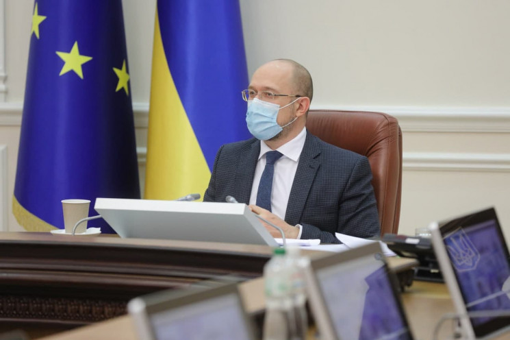 Шмигаль обіцяє Україні ще чотири безвізи…
