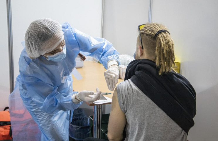 Вакцинація від коронавірусу: В Україні з…