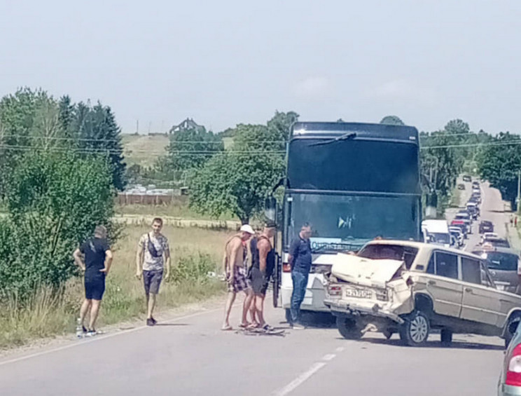 На трассе из Трускавца в Дрогобыч большо…