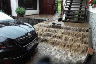 Непогода в Европе: Наводнения затопили Ч…