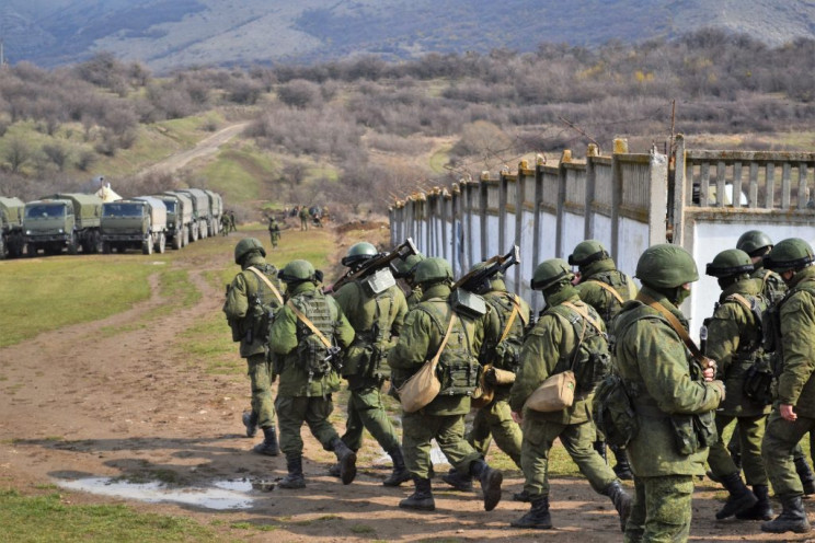 Россия стянула в Крым тысячи военных под…