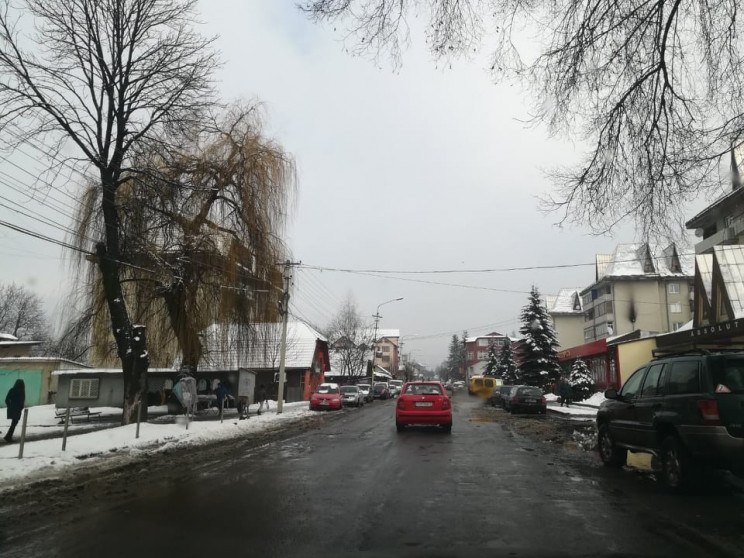 У гірські села Тячівщини повернулась зим…