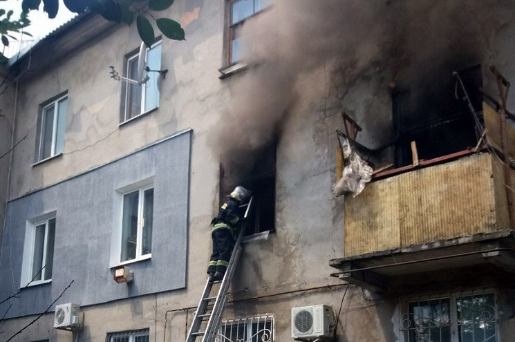 У Жовтих Водах горів багатоповерховий бу…