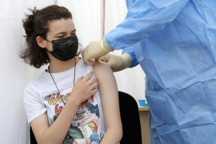 На Хмельниччині відкрили 6 центрів вакци…
