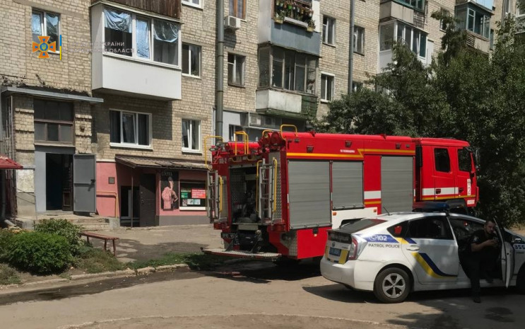 В Харькове загорелся дом, пожарные спасл…