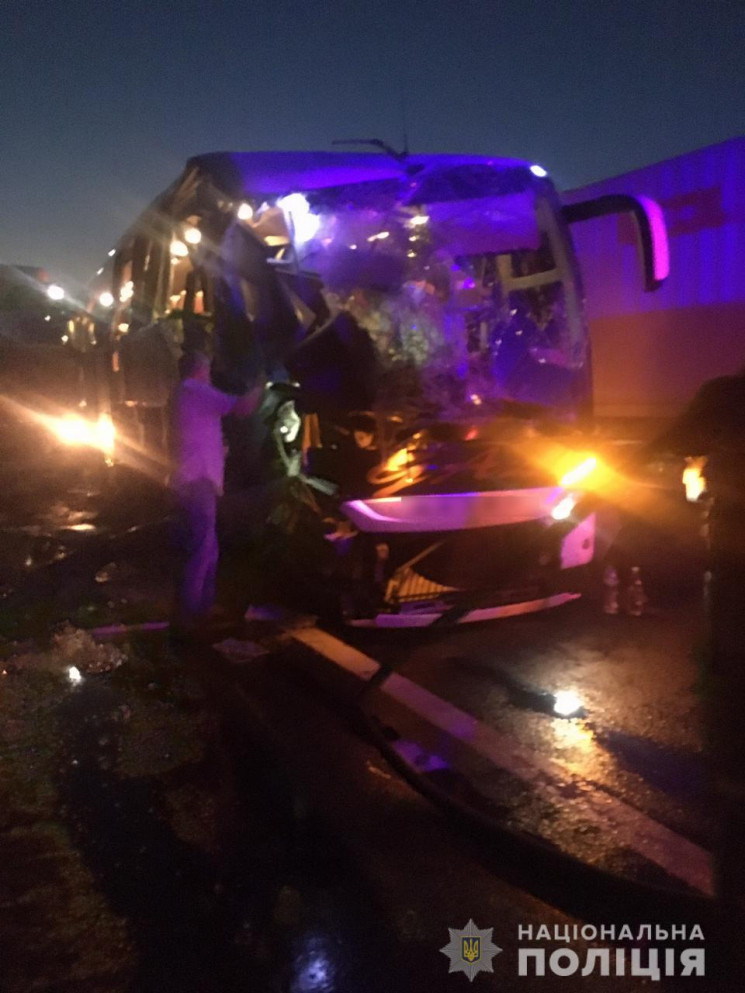 На трассе Одесса — Киев автобус врезался…