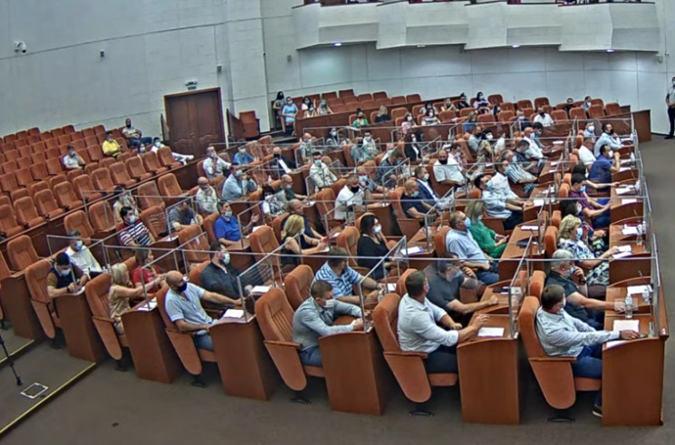 Як у Дніпрі на сесії міськради вимагали…