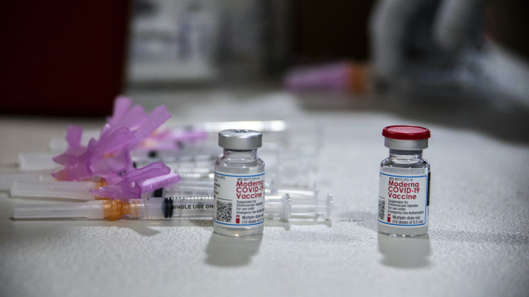 Не Пфайзером єдиним: Що відомо про вакци…