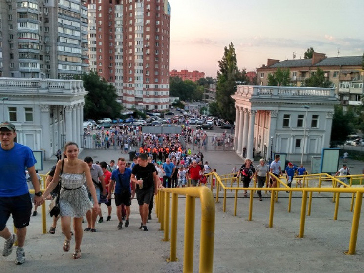 Стала известна стоимость билетов на перв…