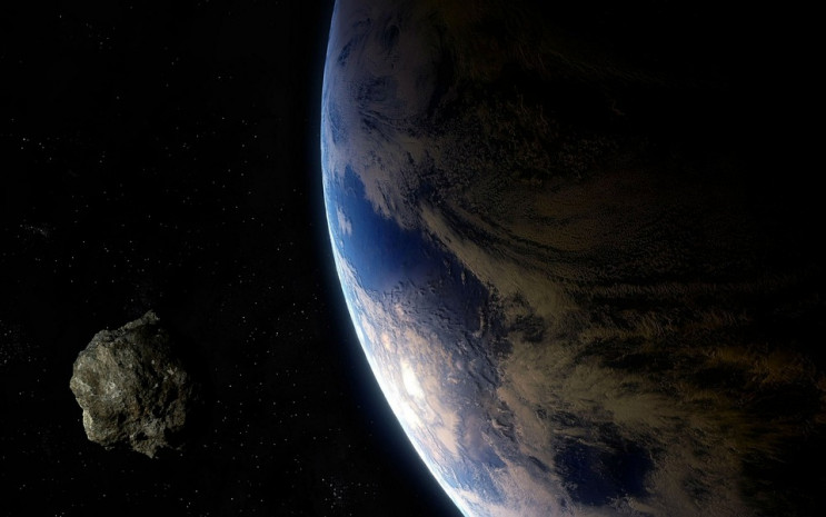 К Земле приближается астероид размером с…