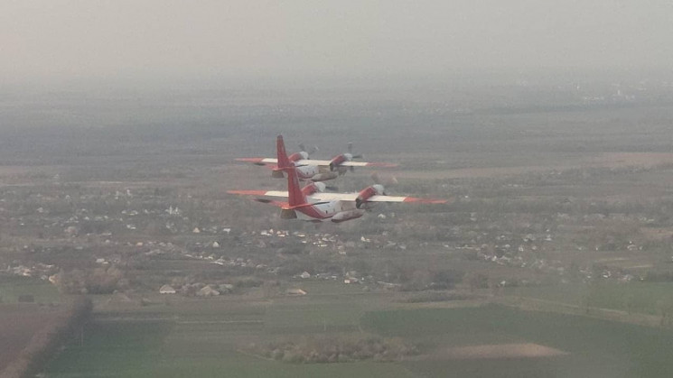 Два українські пожежні літаки вилітають…