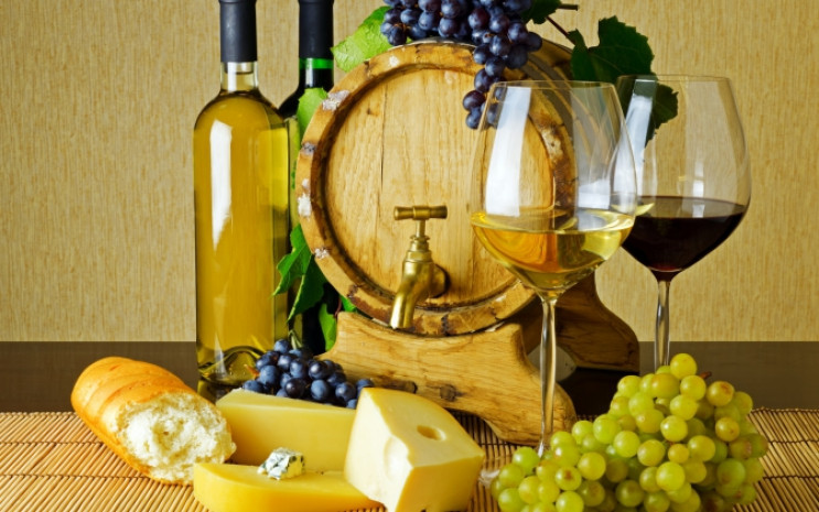 Сир, вино і равлики: Відома програма фес…