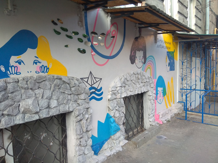 В Харькове нарисовали антивандальный мур…