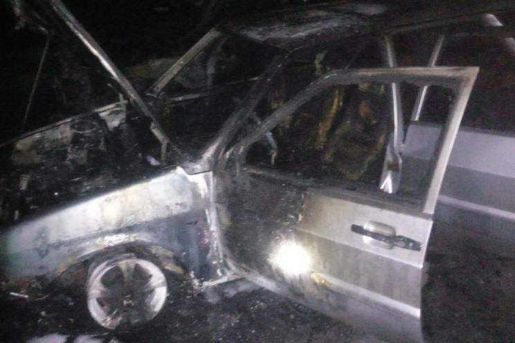 В Харькове возле высотки сгорели три авт…