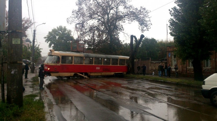 В Харькове трамваи перевезли на 24% мень…