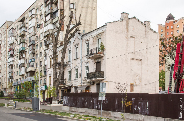 У Києві чотири історичні будівлі отримал…