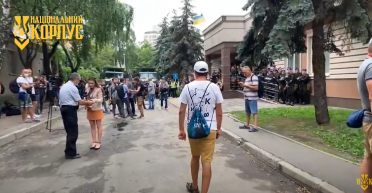 В Киеве усиленно охраняют суд, куда везу…