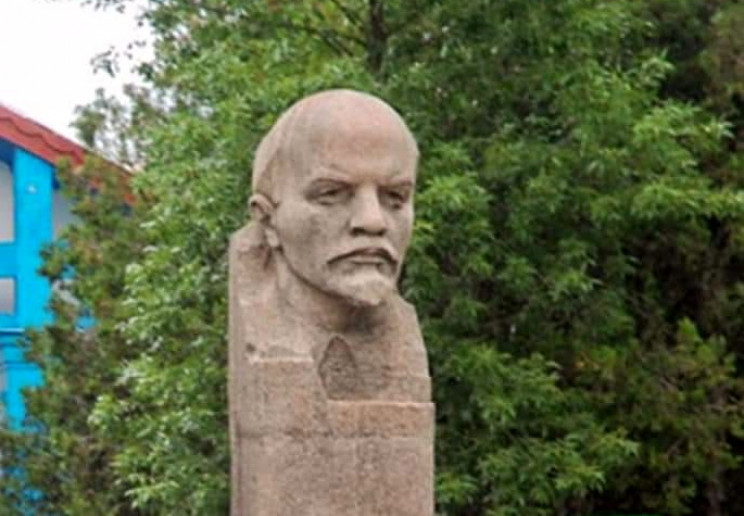 На Запорожье застоялся еще один Ленин…