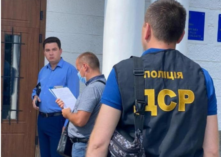 В Донецкой области правоохранители обыск…